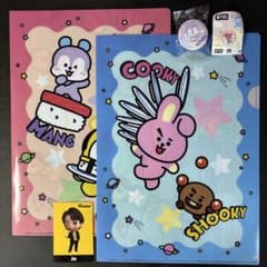 BT21/쿠라 스시 오리지널 클리어 파일 2장 캔 배지 세트 덤 카드 첨부