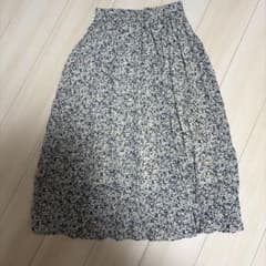 LOWRYS FARM 花柄プリーツスカートのサムネイル
