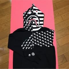 A BATHING APE シャークパーカーのサムネイル