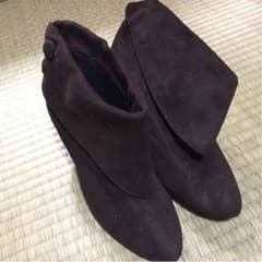 ブラウンショートブーツのサムネイル