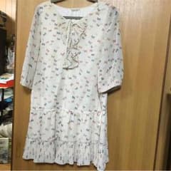 メロ❤︎様専用  ローズティアラのワンピースのサムネイル