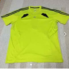 adidas スポーツTシャツのサムネイル