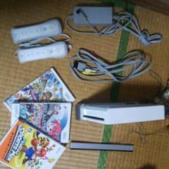 県警ヒラ社員様専用  大特価！！Wii+ソフトセットのサムネイル