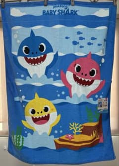 【本日限定割引】ベイビーシャーク タオルケット 85x115cmのサムネイル