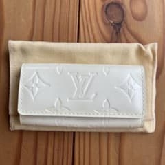 LOUIS VUITTON ヴェルニ ミュルティクレ4 キーケースのサムネイル