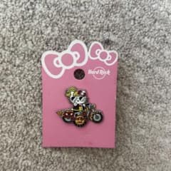 ハードロックカフェ　ピンズ　ハローキティーのサムネイル