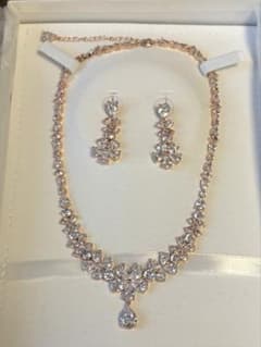 ラブティアラ　フルブルームジルコニアネックレス&ピアスセット　ローズゴールド