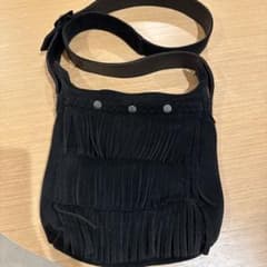 お値下げ中⭐️MINNETONKA フリンジ ショルダーバッグ 黒のサムネイル