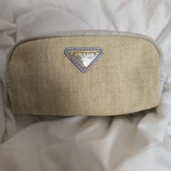 お値下げ✨新品未使用品✨ PRADA 白 アイボリー デニム ポーチのサムネイル
