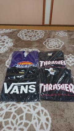 VANS含むTシャツ4点セットのサムネイル