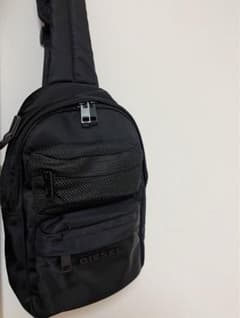 【美品】DIESEL ディーゼル RUTENYO ボディバッグのサムネイル