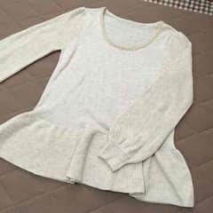 美品＊ペプラムニットのサムネイル