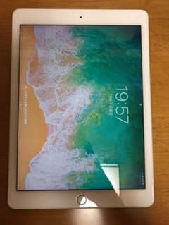 【大幅値下げ】iPad pro 9.7 128GB wifiモデルのサムネイル