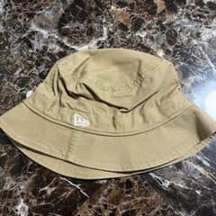 【美品】NEWERA バケットハット　ベージュ　MLサイズのサムネイル