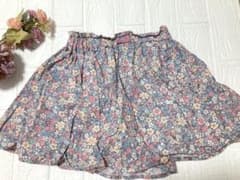 女の子　半ズボン　花柄のサムネイル