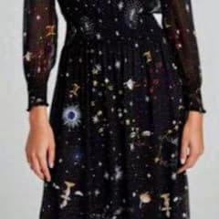 ZARA　宇宙柄　シフォンワンピースのサムネイル