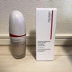 SHISEIDO エッセンススキングロウ ファンデーション 140のサムネイル