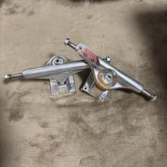 新品 INDEPENDENT トラック 139 スケボー 2個セットのサムネイル