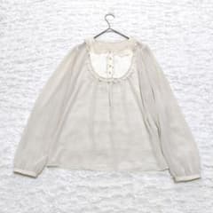 美品★フランシュリッペ ピンタック 長袖シフォン シアーブラウス 丸襟 金ボタンのサムネイル