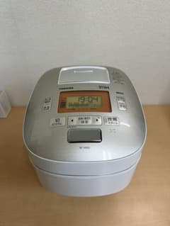 東芝 真空圧力IHジャー炊飯器 RC-10VQJ 5.5合炊き 2015年製 - メルカリ