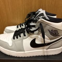 Nike Air Jordan 1 Mid Light Smoke Greyのサムネイル