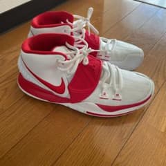 NIKE バッシュのサムネイル