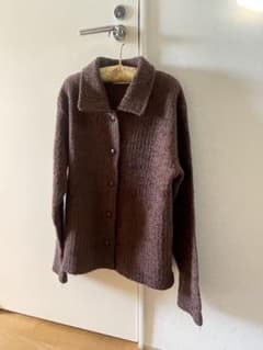 下北沢の古着屋さんで買った、茶色の長袖ニットジャケットのサムネイル