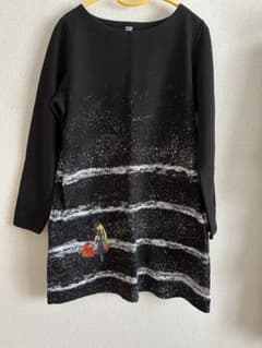 黒の長袖チュニック、刺繍デザインのサムネイル