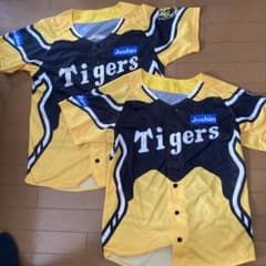 （2着セットキッズ用）阪神タイガース優勝ウル虎の夏ユニフォームのサムネイル