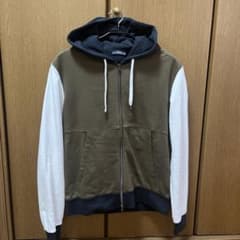 【happy様専用】HERNOパーカー　新品同様　フーディのサムネイル