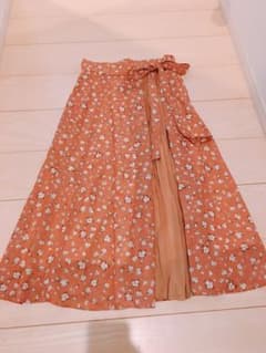 ジルバイジルスチュアート　スカート　一度使用のみ美品のサムネイル