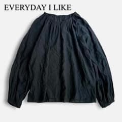 美品】EVERYDAY I LIKE ギャザースリーブブラウス リネン 黒 - メルカリ