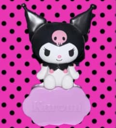 Kuromi 櫛 スタンド付きフィギュアのサムネイル