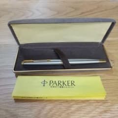 PARKER 万年筆 シルバー・ゴールド ケース付きのサムネイル