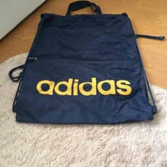 adidasのナップサックのサムネイル
