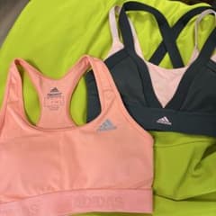 adidasのサムネイル