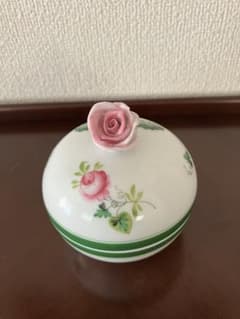 ヘレンド♡ウィーンのバラ小物入れのサムネイル