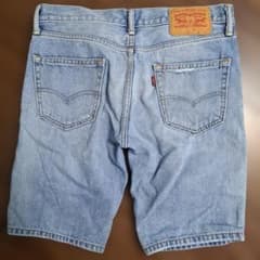 Levi's デニムショートパンツ ダメージ加工のサムネイル