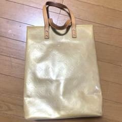 Louis Vuitton ヴェルニ ゴールド ハンドバッグ - メルカリ