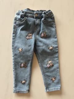 【H&M】花柄刺繍デニムパンツのサムネイル