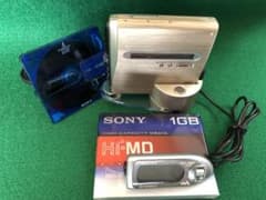 MD WALKMAN MZ-NH1本体と付属品のサムネイル