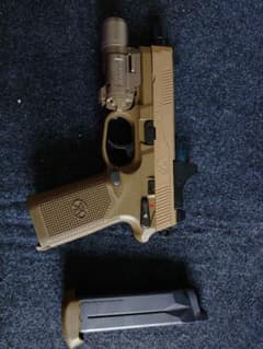 FN FNX-45 Tactical FDE タクティカルライト付きのサムネイル