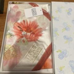 LUCIANO SOPRANI シルクスカーフ 花柄 箱付きのサムネイル