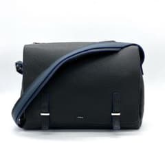【FURLA】メッセンジャーバッグ　シルバー金具　レザー　ネイビー　A4 FURLA】メッセンジャーバッグ シルバー金具 レザー ネイビー A4 - メルカリ