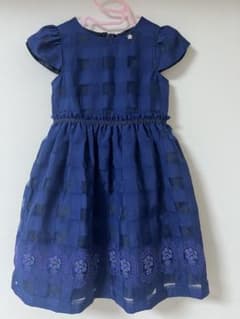 ネイビー 半袖ワンピース 花柄刺繍のサムネイル