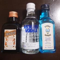 ミニボトル 3本セット Cointreau Absolut - メルカリ