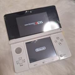 Nintendo 3DS 本体 ホワイトのサムネイル