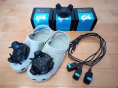 HTC VIVE tracker トラッカー 3個セット 箱付き　説明書付きのサムネイル