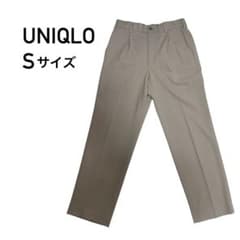 ユニクロ　タックワイドパンツ　ベージュ　Sサイズのサムネイル