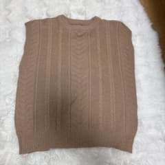 ベージュ ケーブルニット ノースリーブベストのサムネイル
